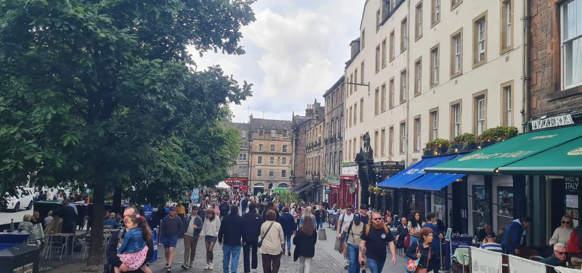 223 Websters Land - Stunning Castle View Apartment Edinburgh United Kingdom